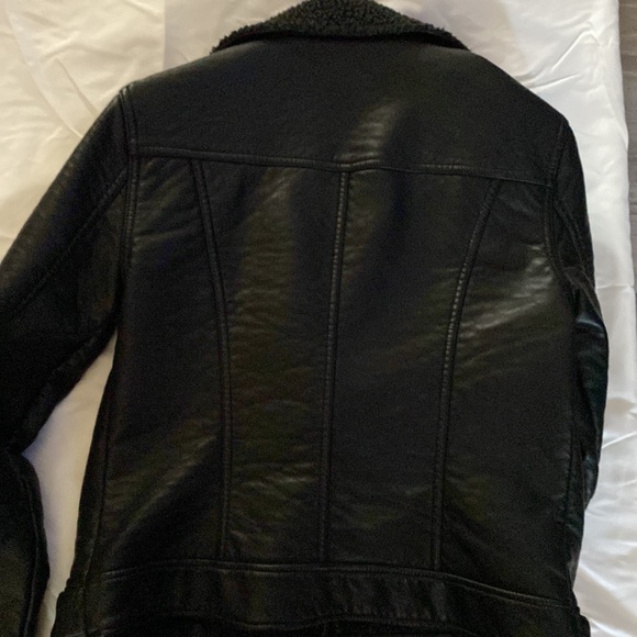 Veste de similicuir et mouton Only size 40 or US 10. - Picture 4 of 4